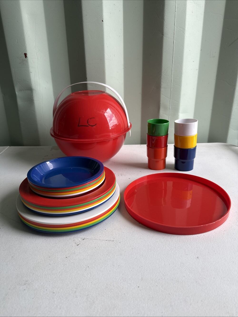 VTG Ingrid Chicago Party Picnic Camping Ball 24 Piece Set Plates, Cups, Bowls